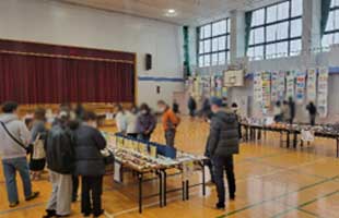 作品展の様子 - 中学校の部