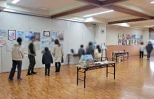 作品展の様子 - 中学校美術部