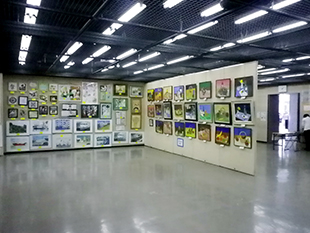 美術部作品展の様子