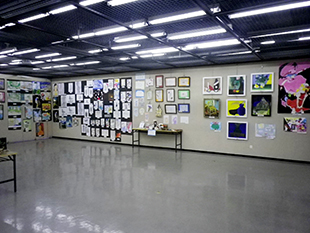 美術部作品展の様子