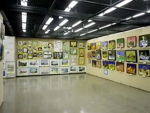 美術部作品展の様子