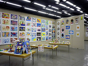 小中学校作品展の様子
