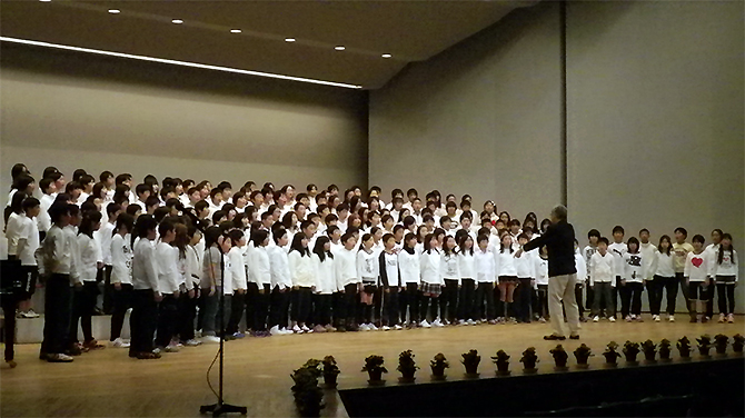 学年または，学級を単位とした斉唱・合唱・合奏・合唱奏など