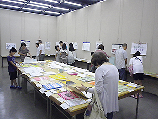 社会科作品展の様子（小学校の部）