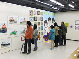 美術部作品展の様子