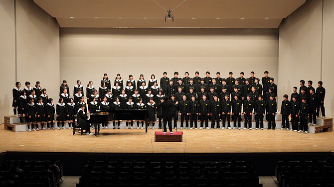 《学級・学年合唱》・・・学級・学年を単位とした合唱