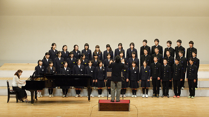 《学級・学年合唱》・・・学級・学年を単位とした合唱