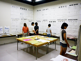 科学展会場の様子（中学校）