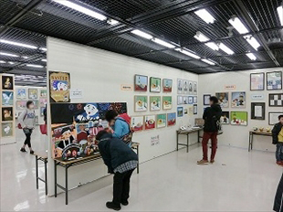 美術部作品展の様子