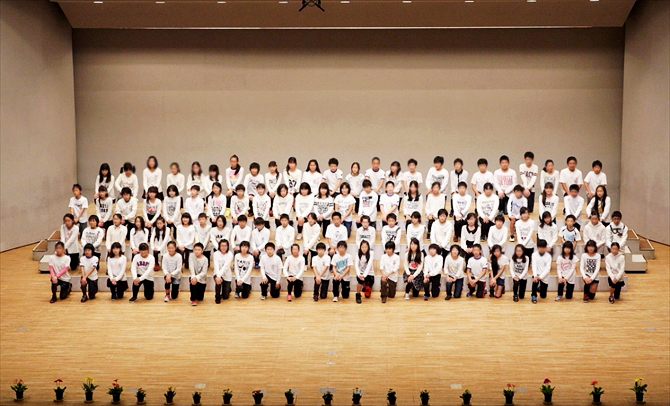 学年または，学級を単位とした斉唱・合唱・合奏・合唱奏など