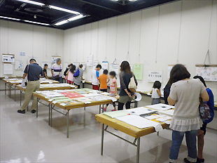社会科作品展の様子（小学校の部）