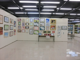 美術部作品展の様子