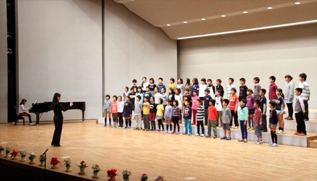 学年または，学級を単位とした斉唱・合唱・合奏・合唱奏など