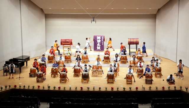 学年または，学級を単位とした斉唱・合唱・合奏・合唱奏など