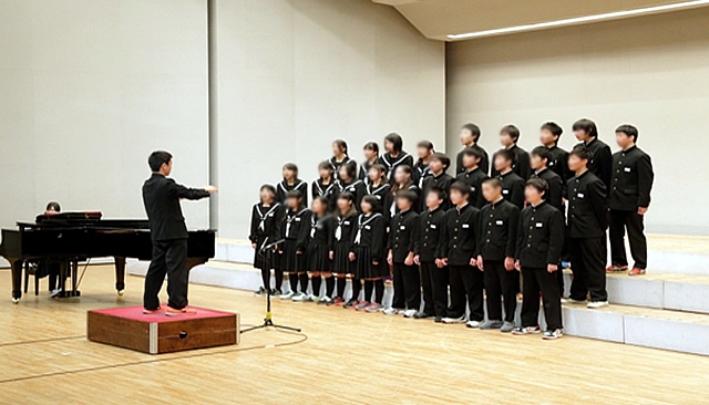 《学級・学年合唱》・・・学級・学年を単位とした合唱