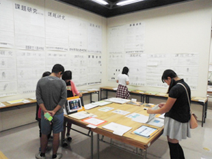 科学展会場の様子（中学校）