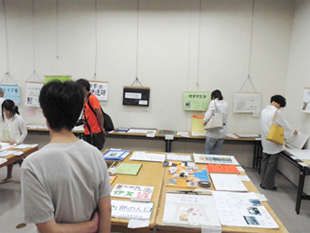 社会科作品展の様子（小学校の部）