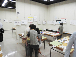 社会科作品展の様子（小学校の部）