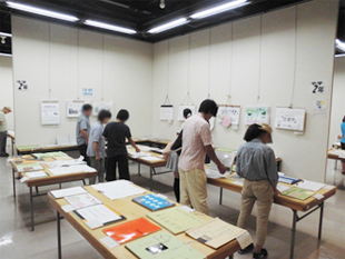 社会科作品展の様子（中学校の部）