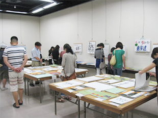 社会科作品展の様子（小学校の部）