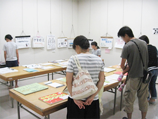 社会科作品展の様子（中学校の部）