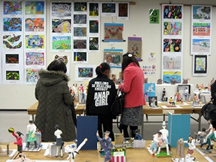 作品展の様子 - 小学校の部