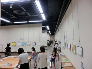 科学展会場の様子（中学校）
