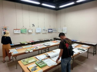社会科作品展の様子（中学校の部）