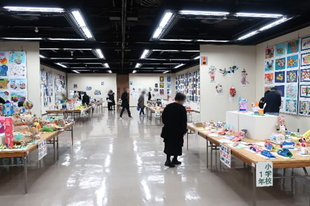 作品展の様子 - 小学校の部