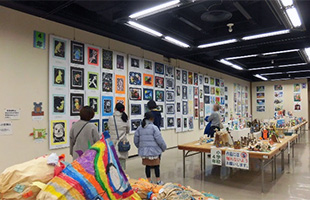作品展の様子 - 小学校の部